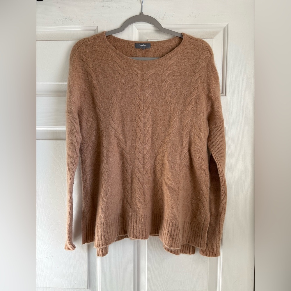 Neiman Marcus 100% cashmere pullover sweater size Large